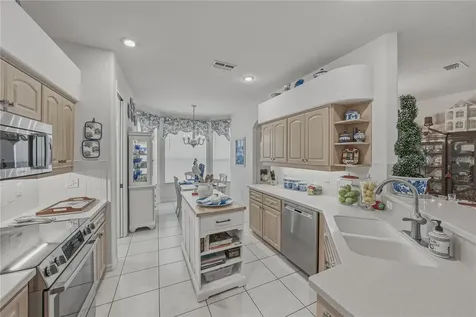 12410 Woodlands Circle Dade City FL 33525