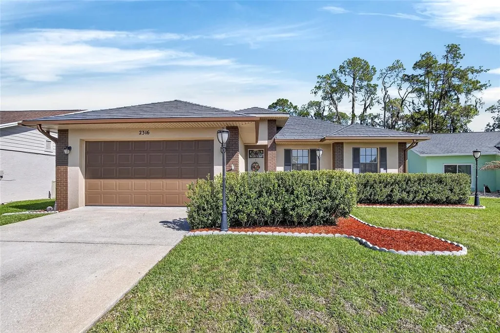 2316 Walden Place N Plant City FL 33566