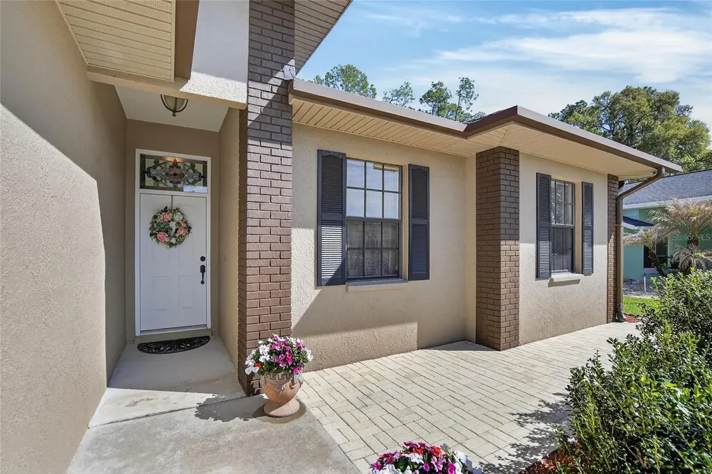 2316 Walden Place N Plant City FL 33566