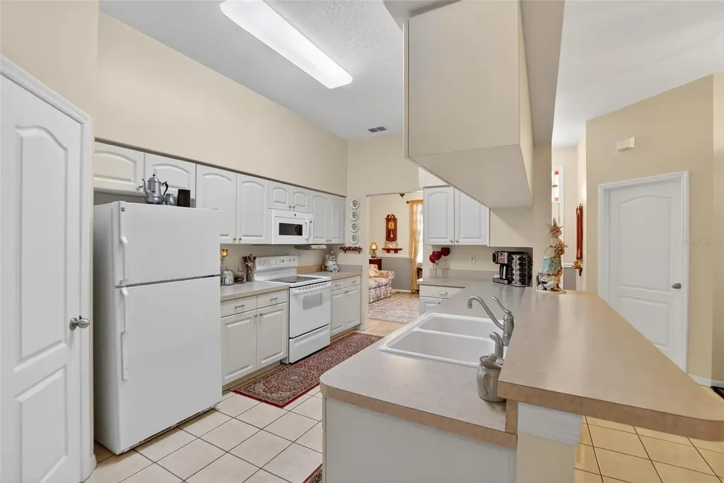 2316 Walden Place N Plant City FL 33566
