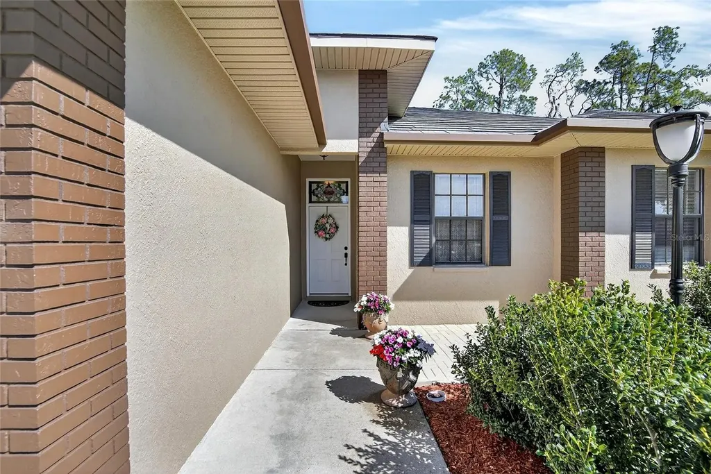 2316 Walden Place N Plant City FL 33566