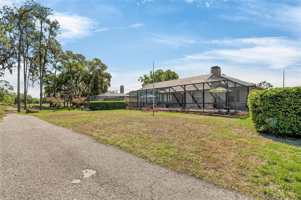 2316 Walden Place N Plant City FL 33566