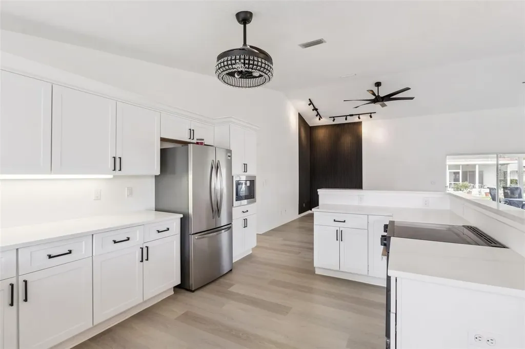 5729 King James Avenue Leesburg FL 34748