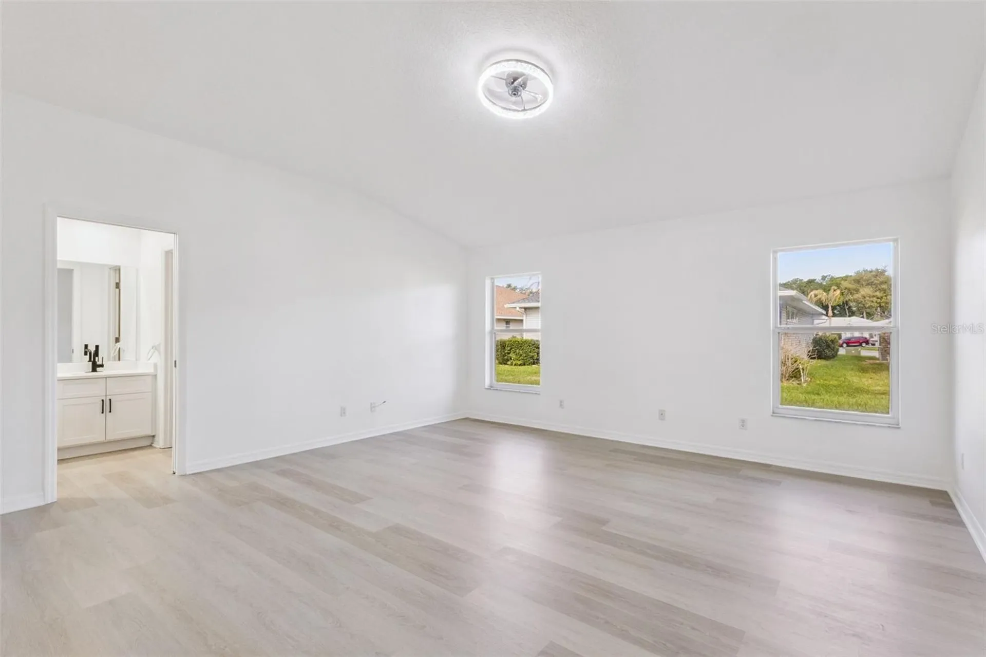5729 King James Avenue Leesburg FL 34748