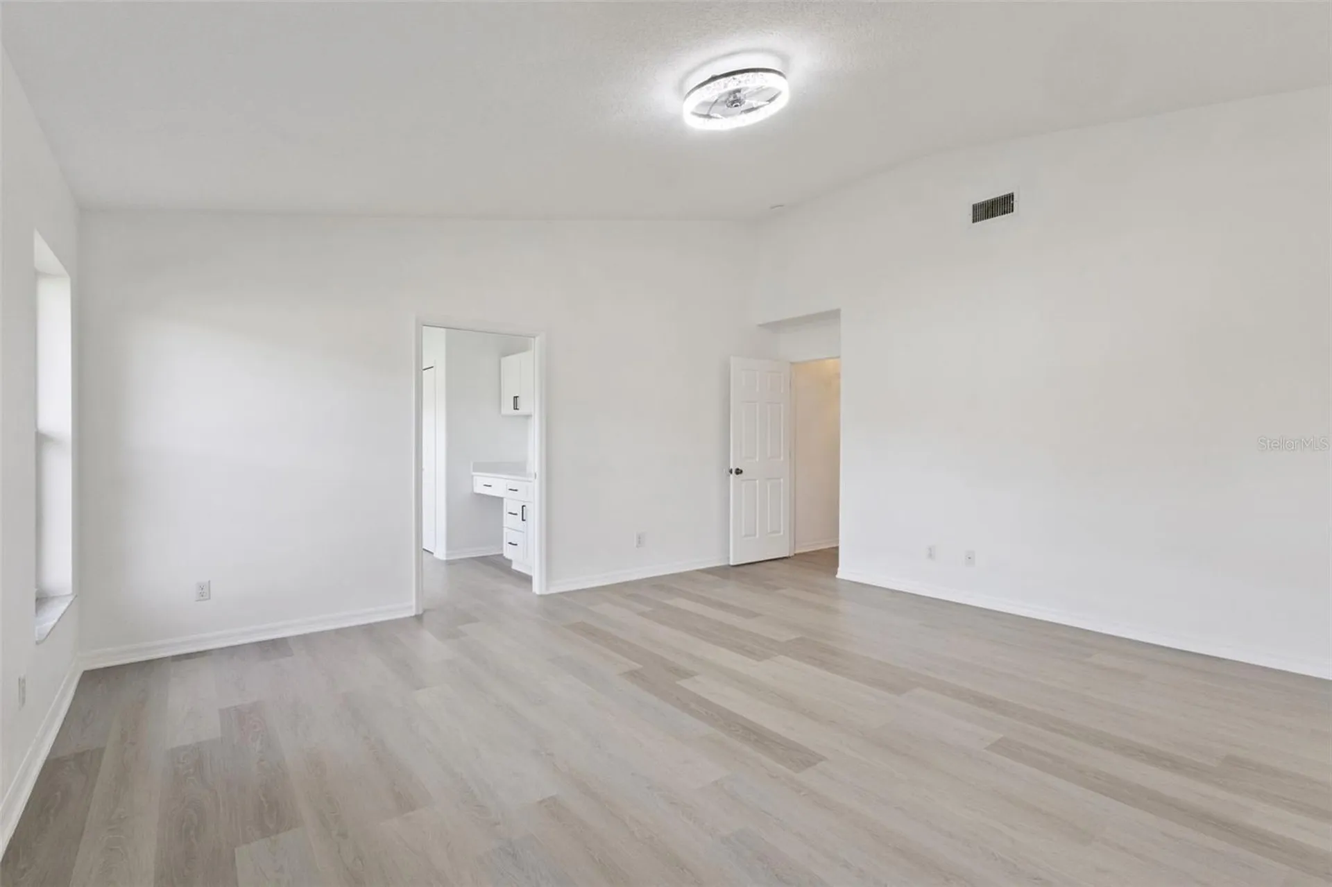 5729 King James Avenue Leesburg FL 34748