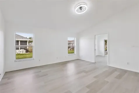 5729 King James Avenue Leesburg FL 34748