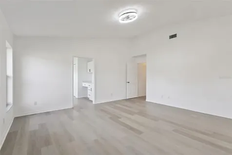 5729 King James Avenue Leesburg FL 34748