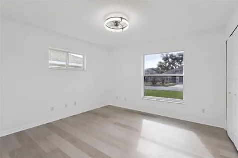 5729 King James Avenue Leesburg FL 34748