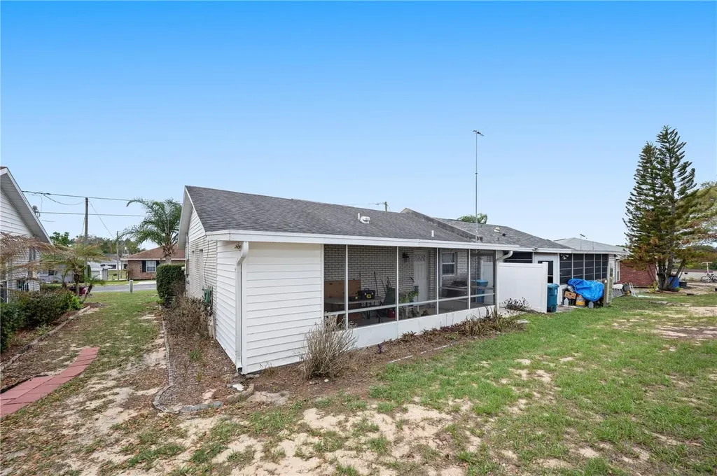 1435 Thousand Roses Drive N Lake Wales FL 33853