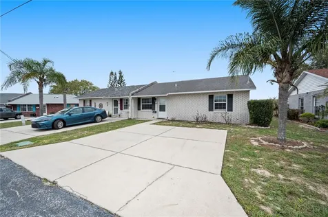 1435 Thousand Roses Drive N Lake Wales FL 33853