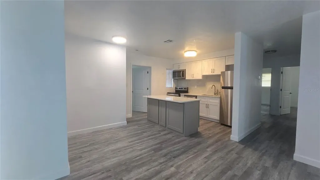 2827 16th Avenue S St Petersburg FL 33712