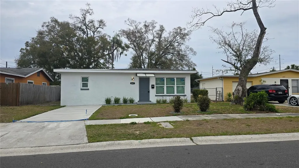 2827 16th Avenue S St Petersburg FL 33712