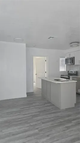 2827 16th Avenue S St Petersburg FL 33712