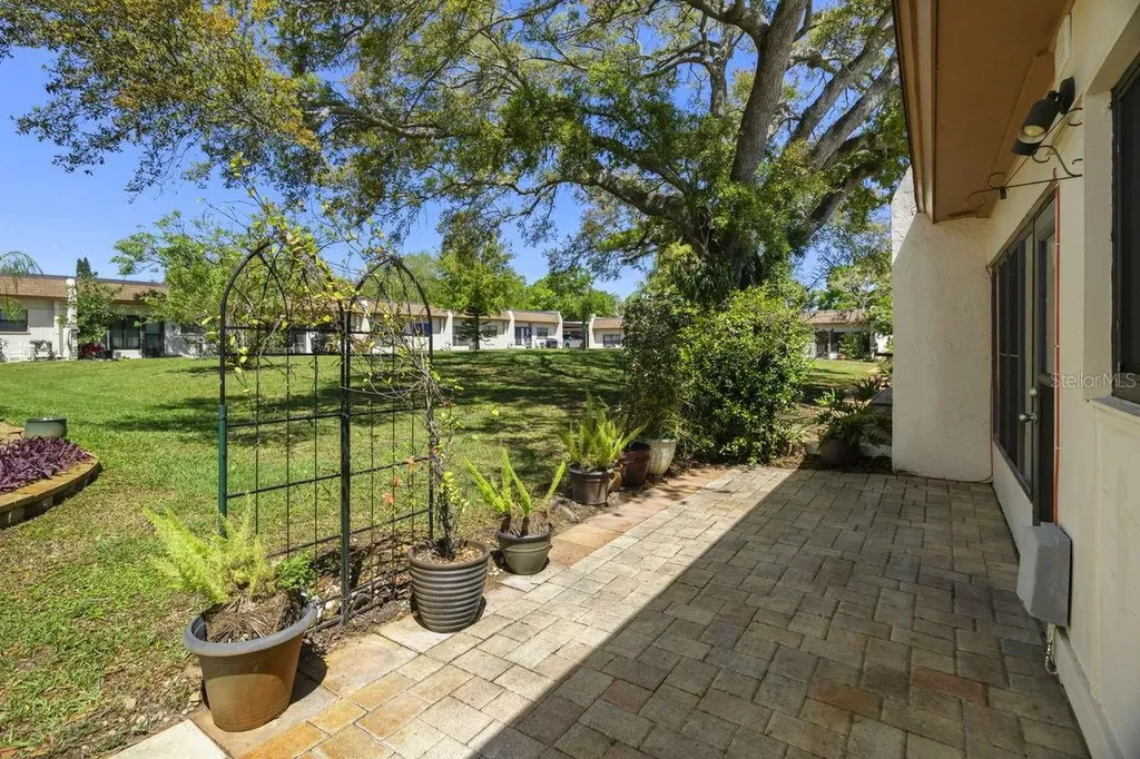 1276 Mission Circle Clearwater FL 33759