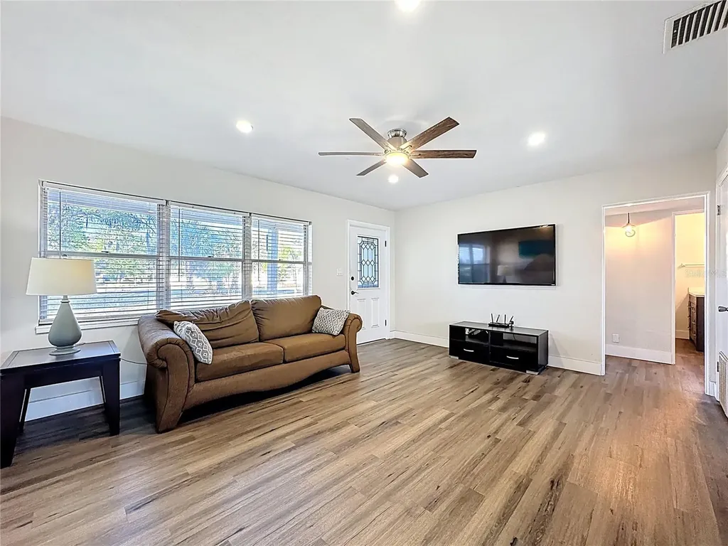 512 N Lakemont Avenue Winter Park FL 32792