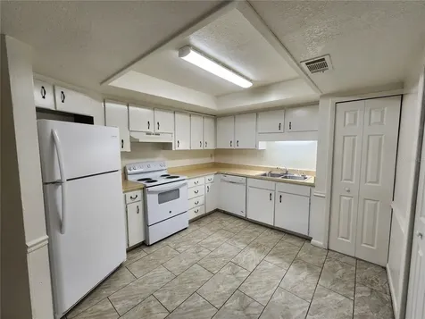 2018 SW 70th Terrace Gainesville FL 32607