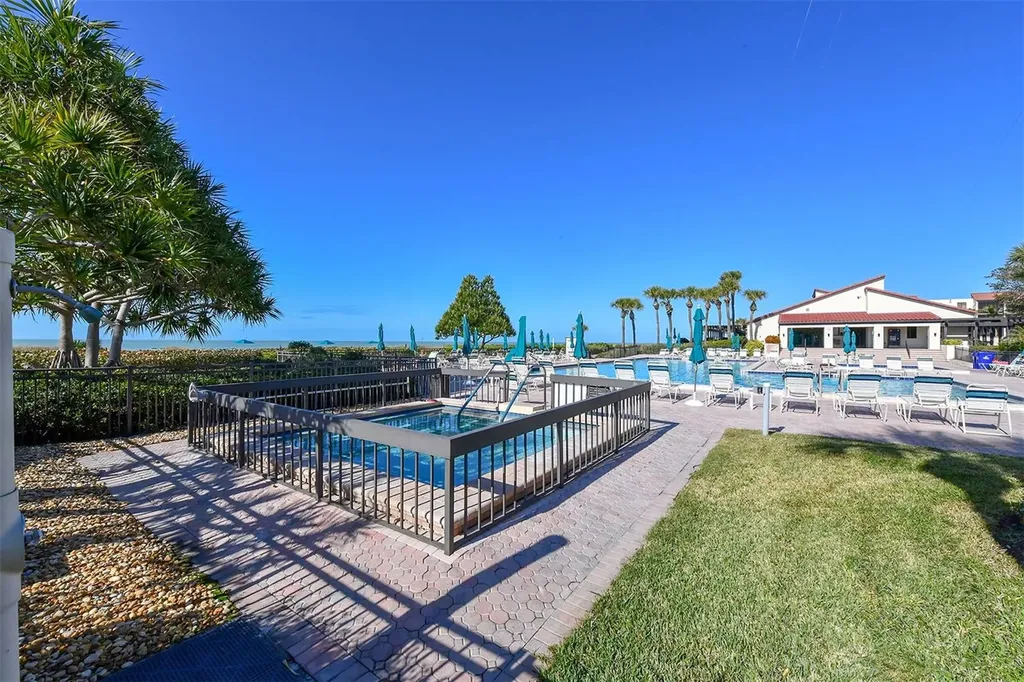 1925 Gulf Of Mexico Drive Longboat Key FL 34228