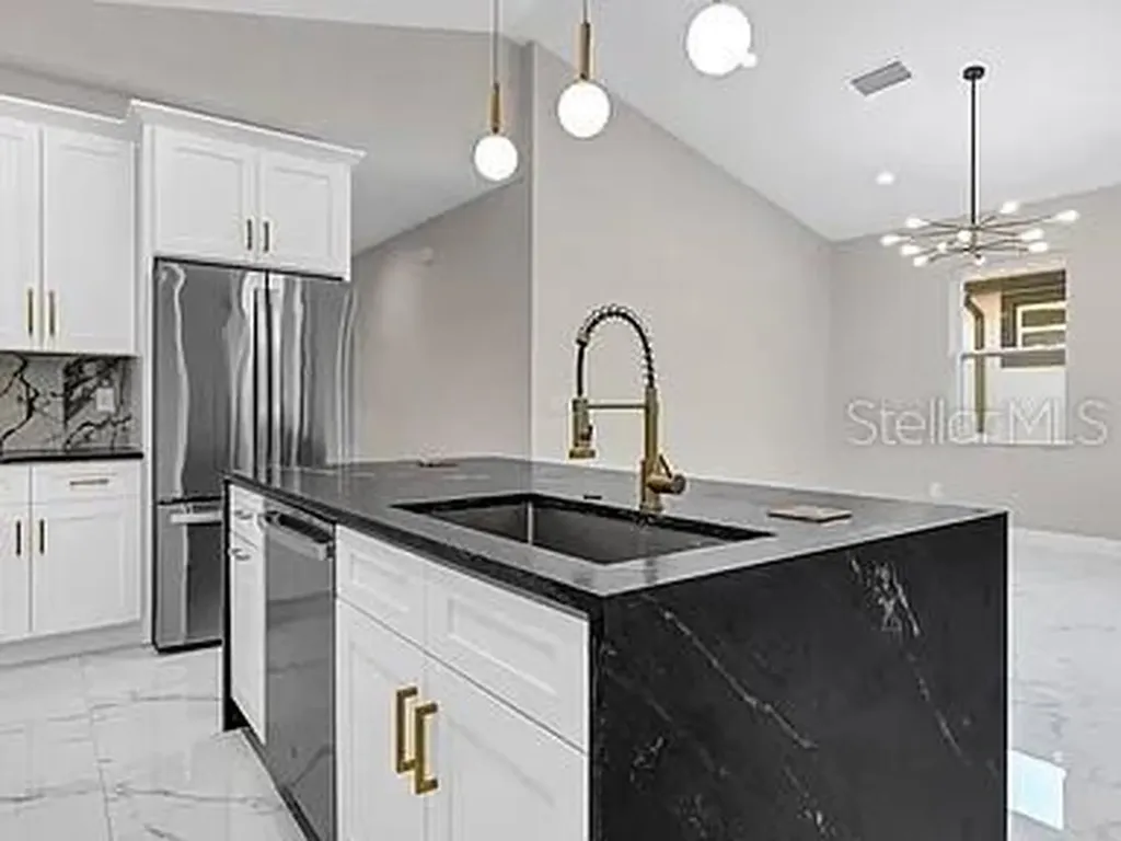 2835 60th Avenue N St Petersburg FL 33714