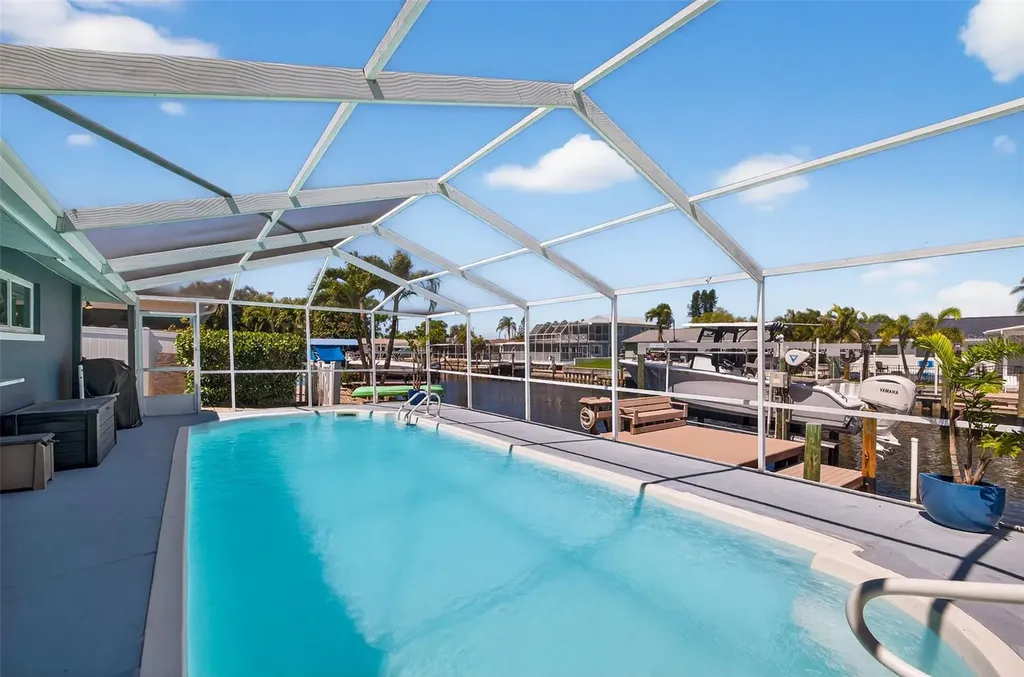 1435 48th Avenue NE St Petersburg FL 33703