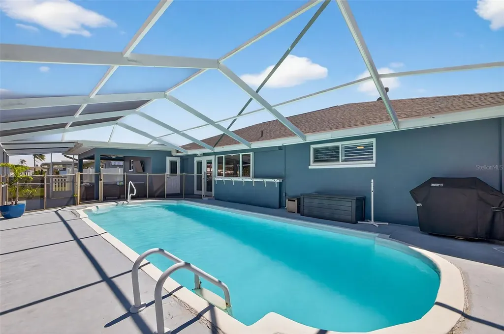 1435 48th Avenue NE St Petersburg FL 33703