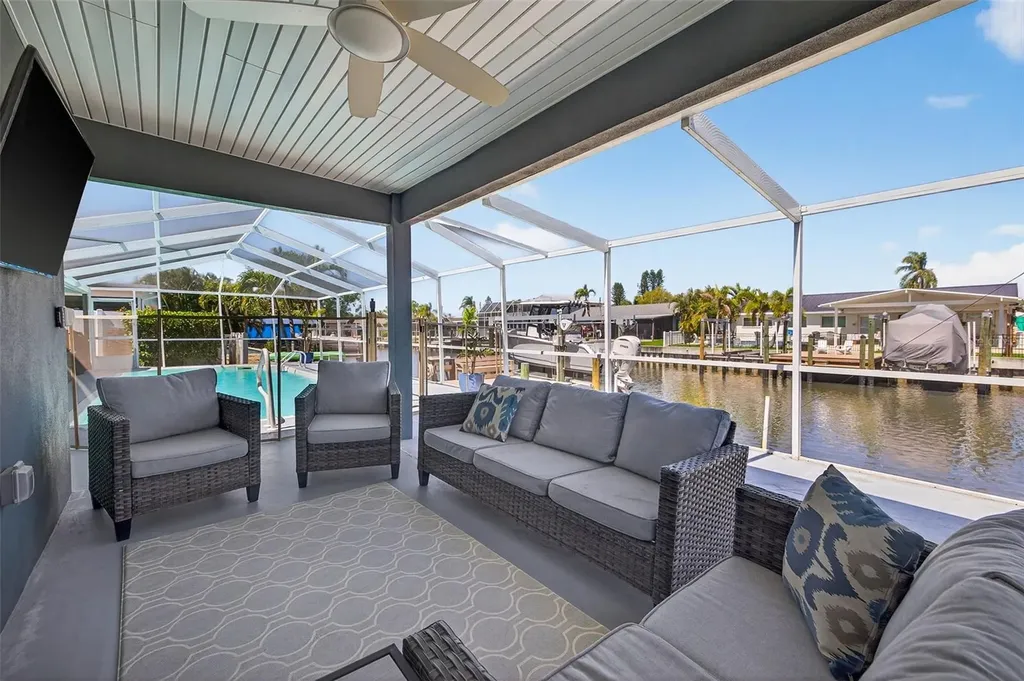 1435 48th Avenue NE St Petersburg FL 33703