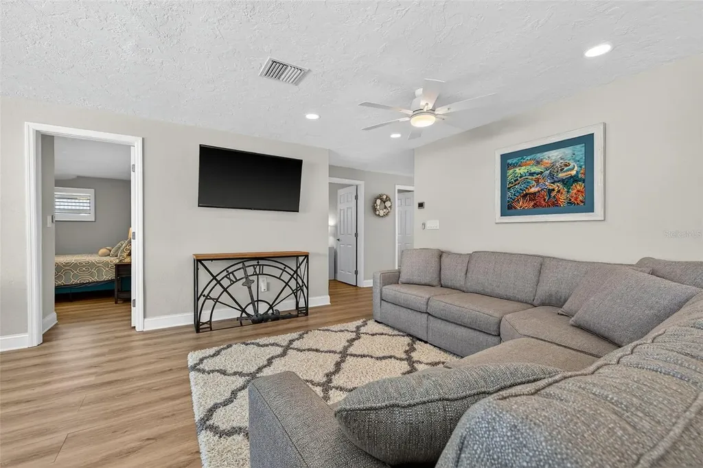 1435 48th Avenue NE St Petersburg FL 33703