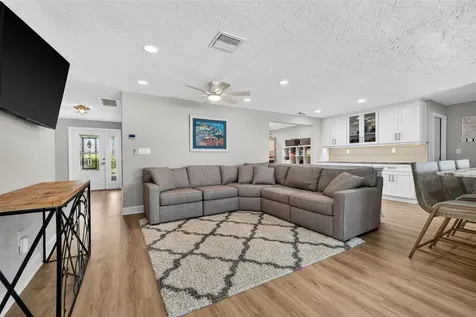 1435 48th Avenue NE St Petersburg FL 33703