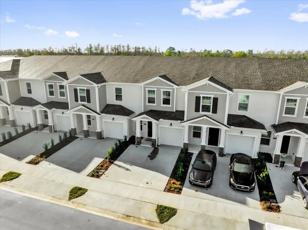 2602 Skyline Loop Kissimmee FL 34758