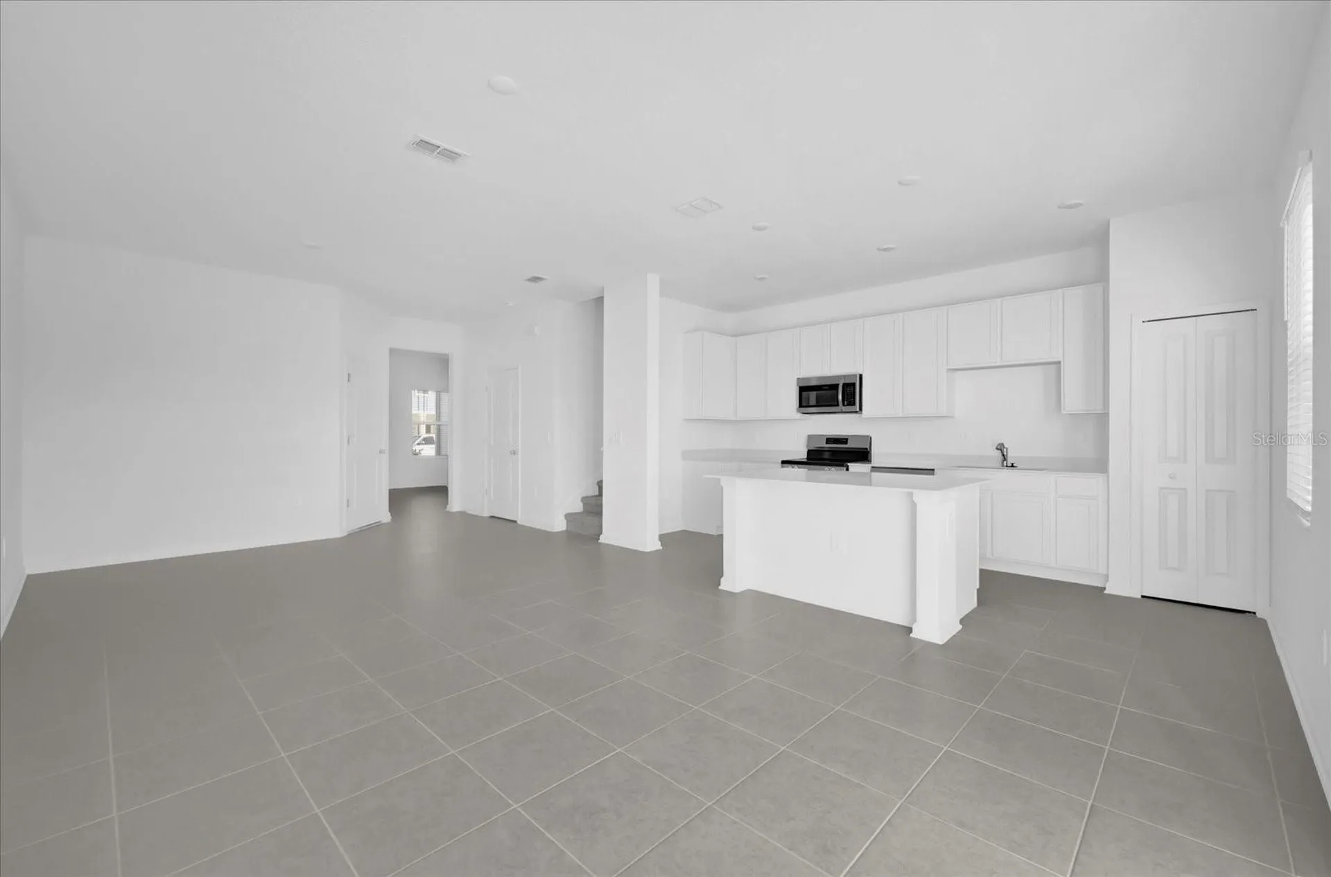 2602 Skyline Loop Kissimmee FL 34758