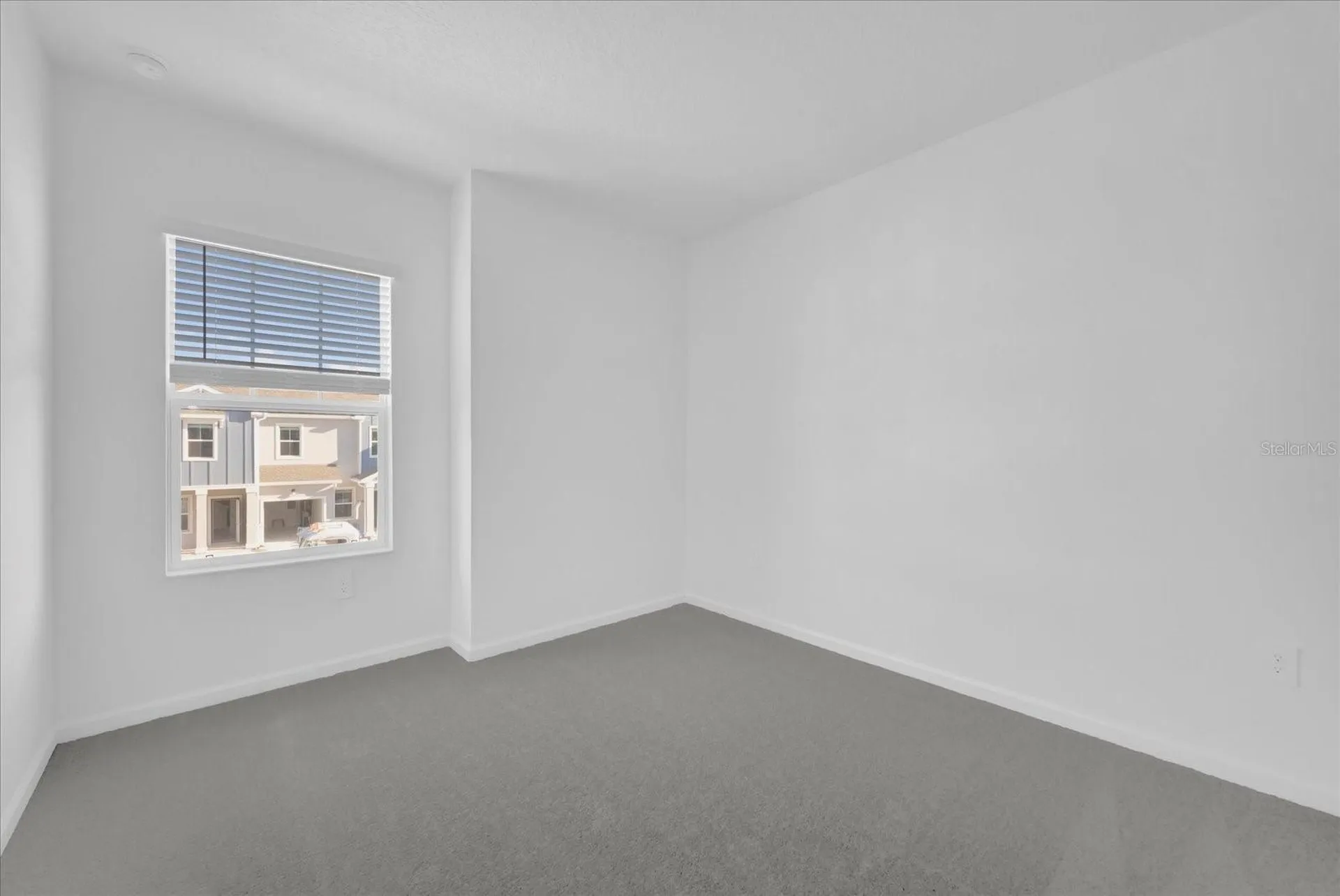 2602 Skyline Loop Kissimmee FL 34758
