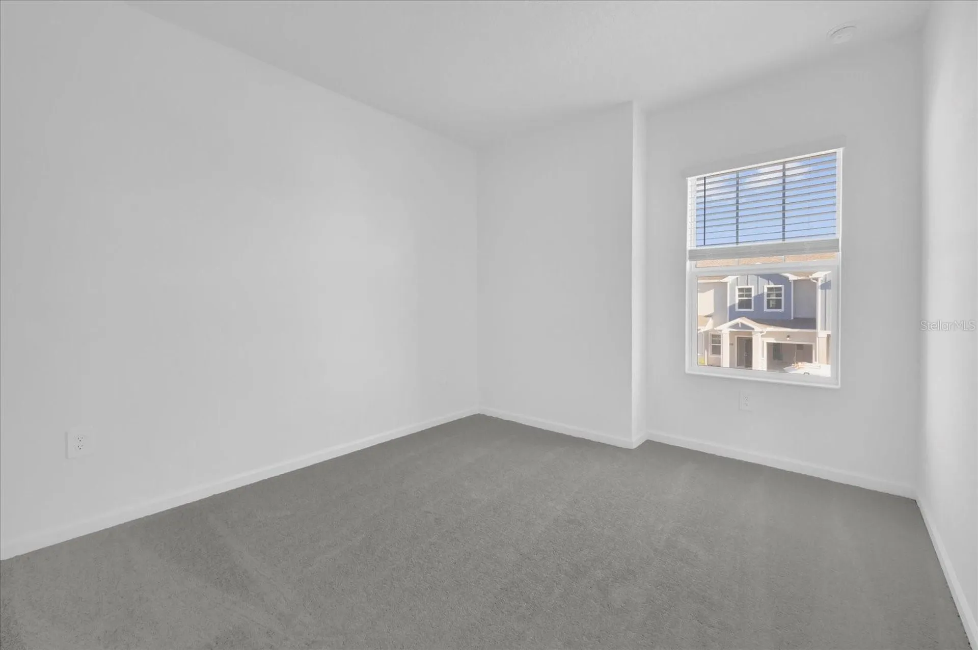 2602 Skyline Loop Kissimmee FL 34758