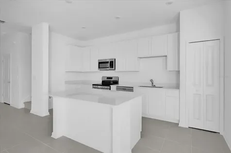 2602 Skyline Loop Kissimmee FL 34758