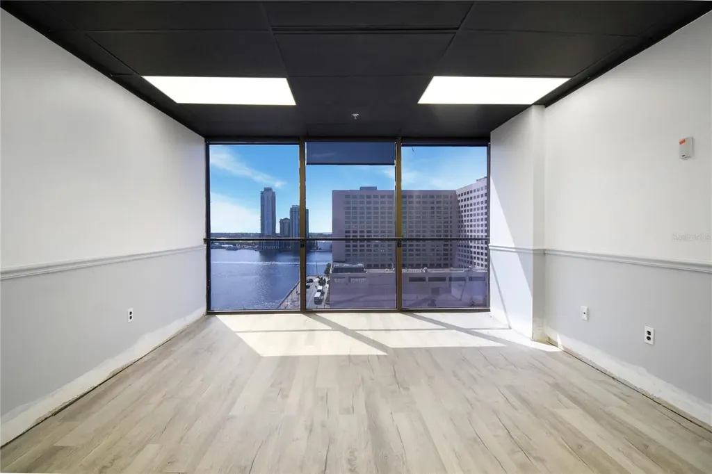 233 E Bay Street Jacksonville FL 32202