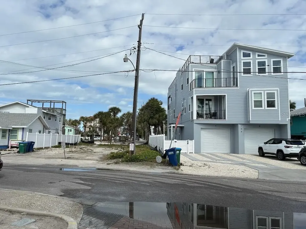 104 1st Street N Bradenton Beach FL 34217