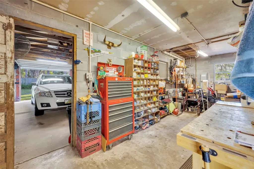 26721 Bloomfield Avenue Yalaha FL 34797