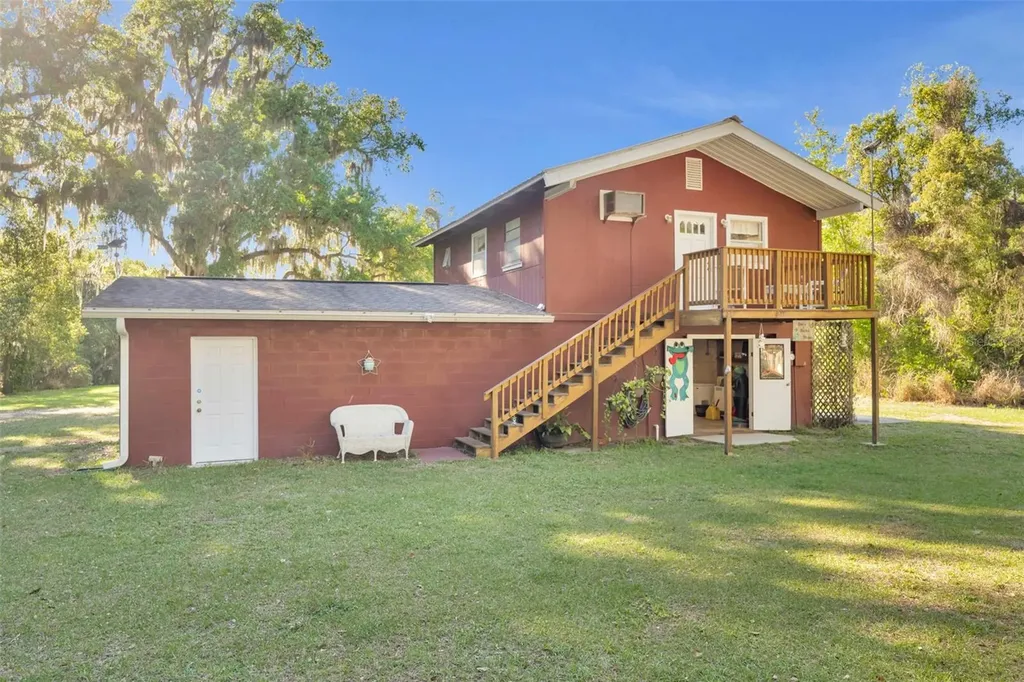 26721 Bloomfield Avenue Yalaha FL 34797