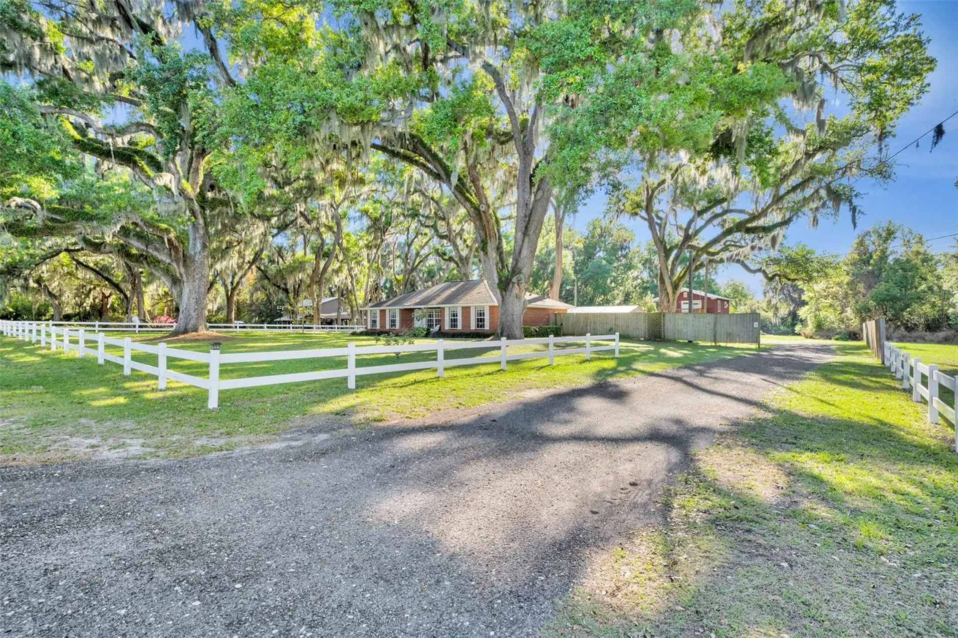 26721 Bloomfield Avenue Yalaha FL 34797