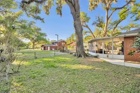26721 Bloomfield Avenue Yalaha FL 34797