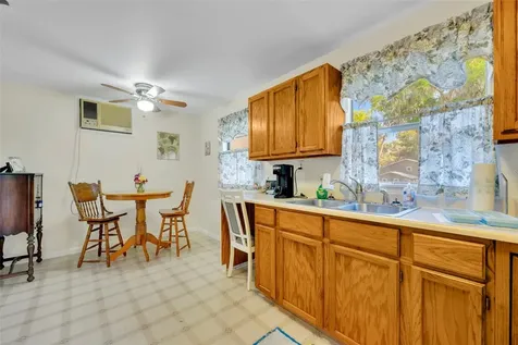 26721 Bloomfield Avenue Yalaha FL 34797