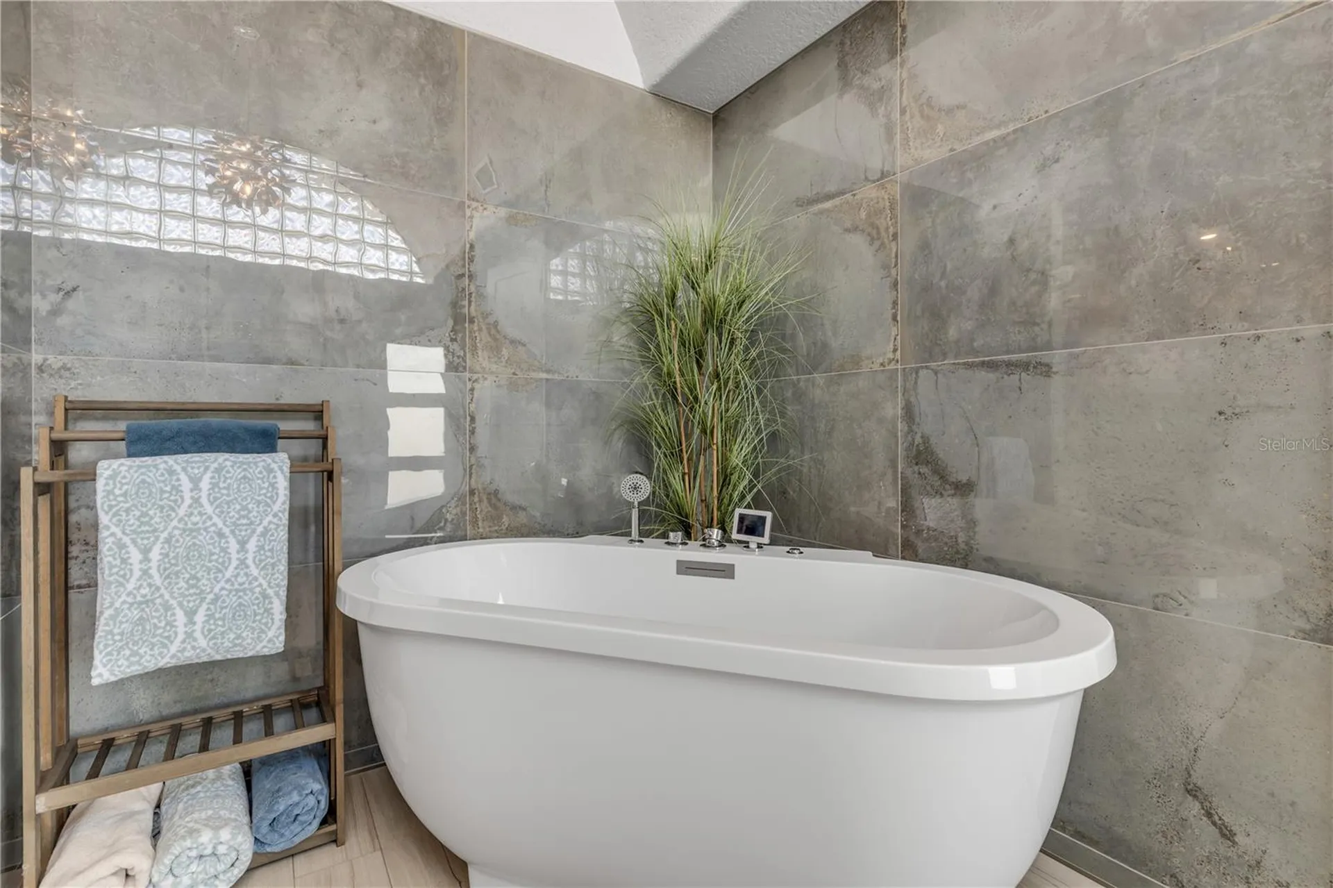 444 Quay Assisi Court New Smyrna Beach FL 32169