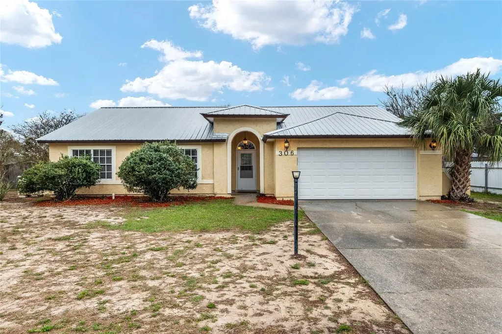 306 Oak Track Radial Ocala FL 34472