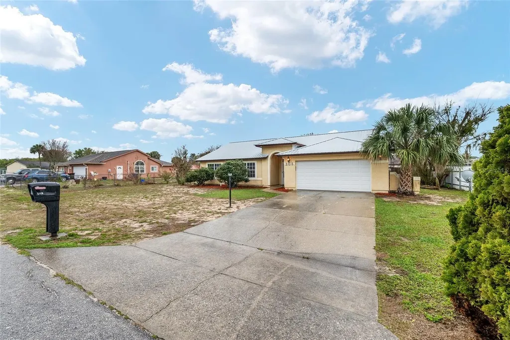 306 Oak Track Radial Ocala FL 34472