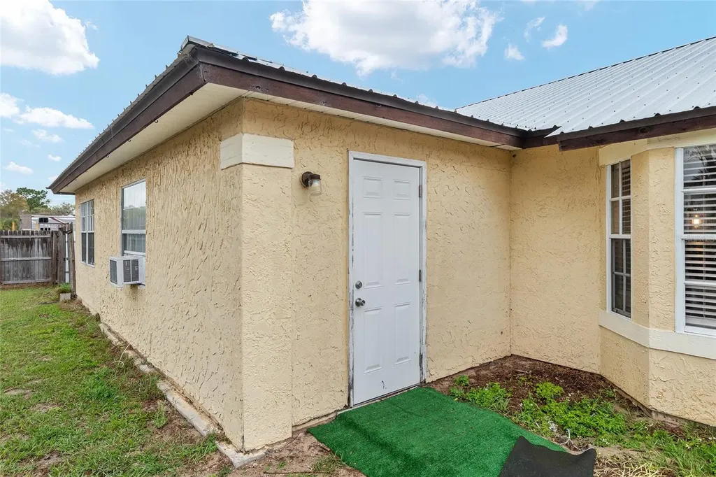 306 Oak Track Radial Ocala FL 34472