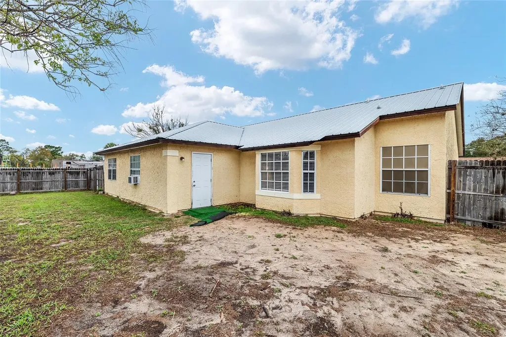 306 Oak Track Radial Ocala FL 34472
