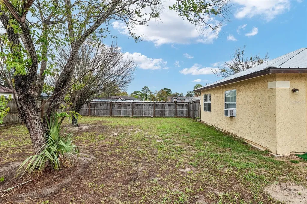 306 Oak Track Radial Ocala FL 34472