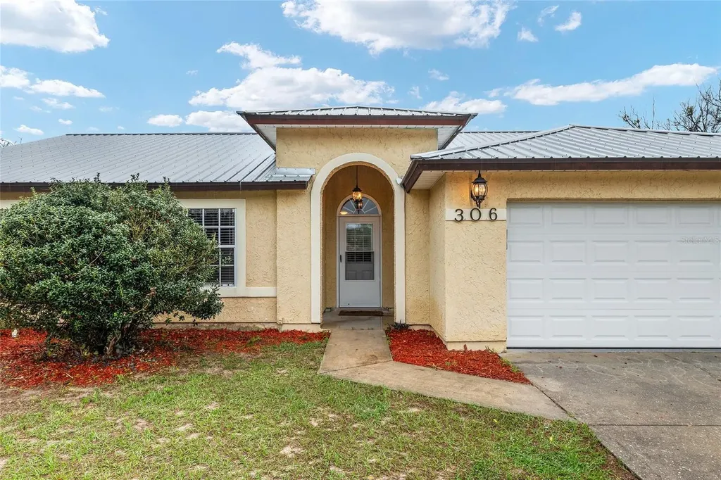 306 Oak Track Radial Ocala FL 34472