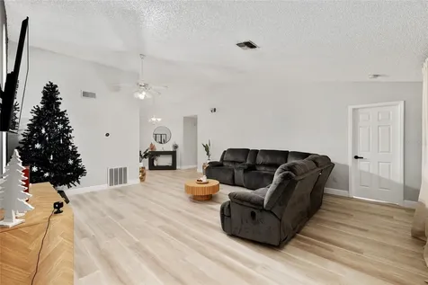 306 Oak Track Radial Ocala FL 34472
