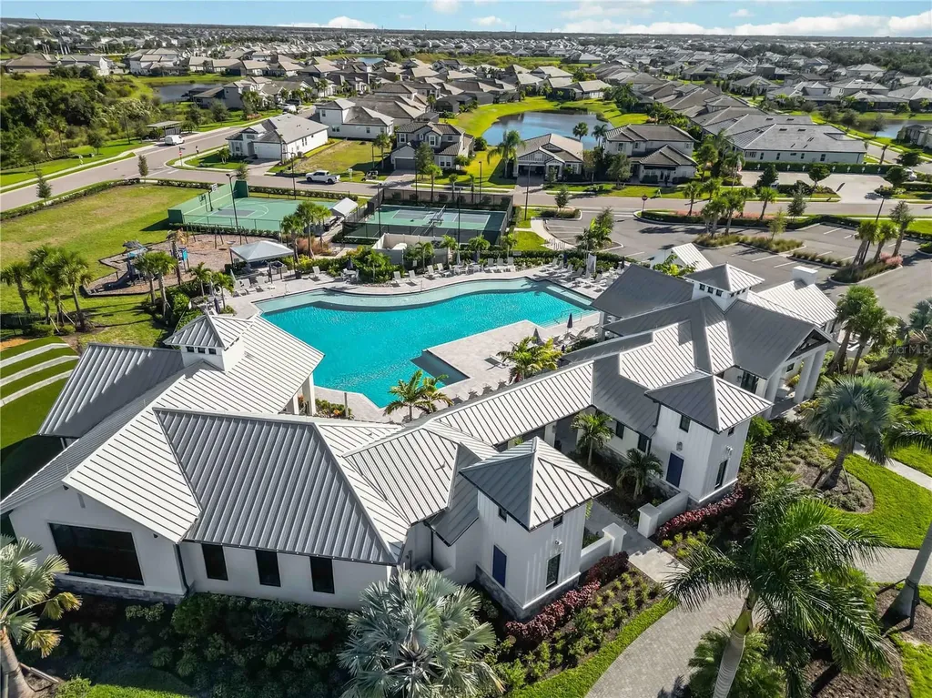 17109 Sweetwater Village Drive Lakewood Ranch FL 34211