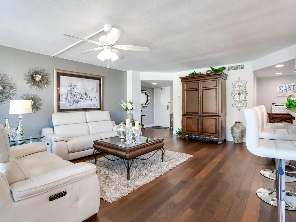 660 Island Way Clearwater Beach FL 33767