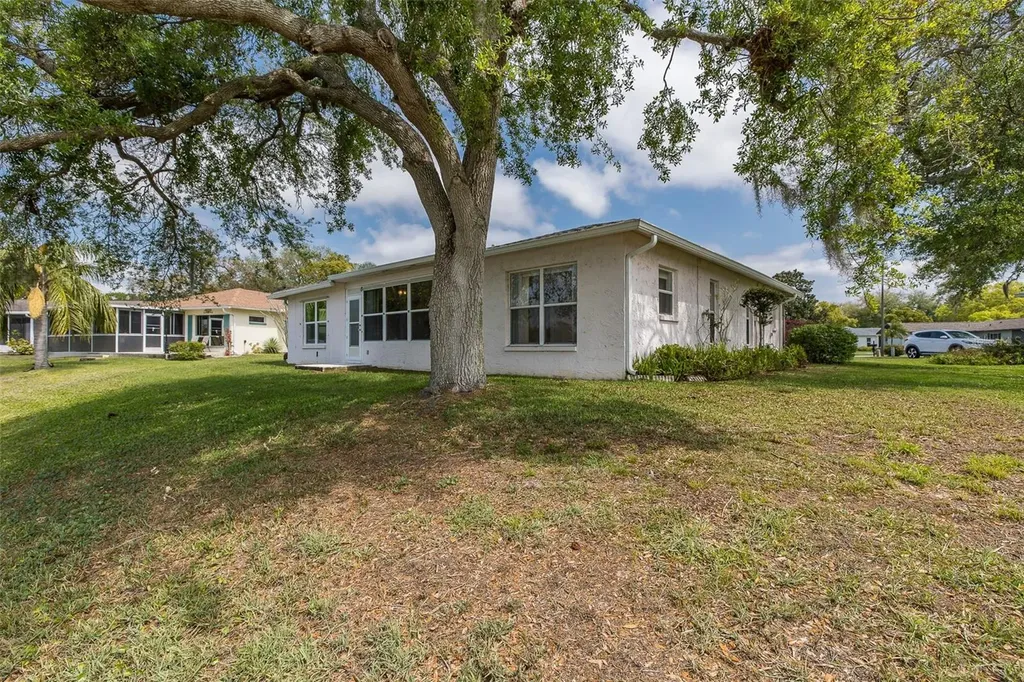 8330 Divot Way Port Richey FL 34668